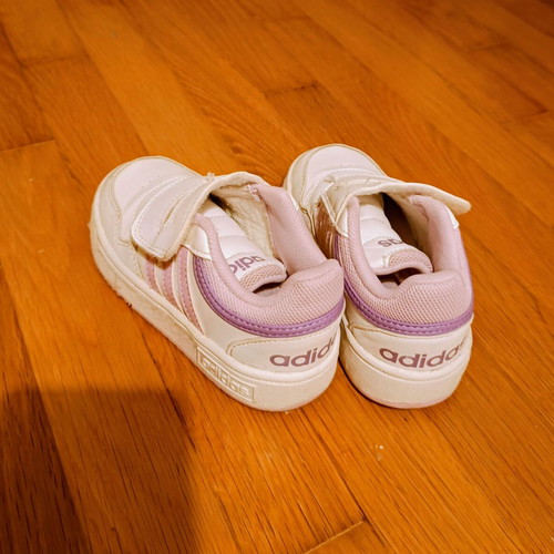 Adidas kids sports shoes size 25 like new, white and pink