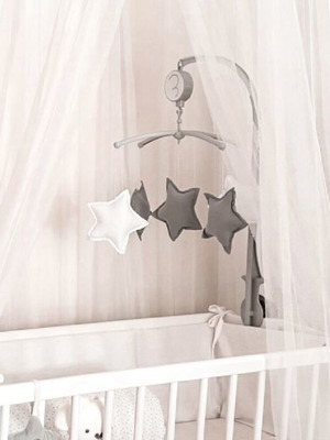 Baby mobile with stars like new, wind-up with music