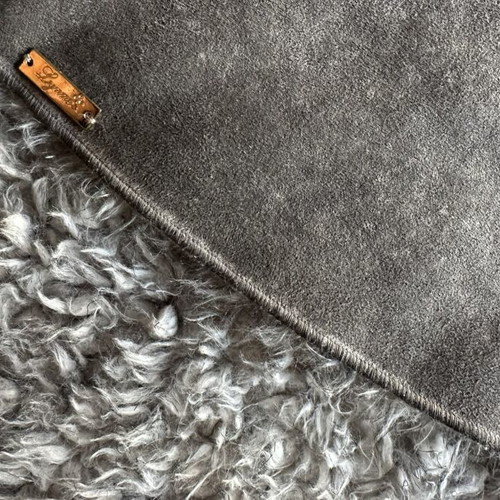 Lynne gray vest with fur size 42 like new