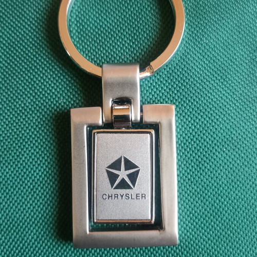 Vintage Chrysler spinning keychain, New Old Stock, heavy metal 37g