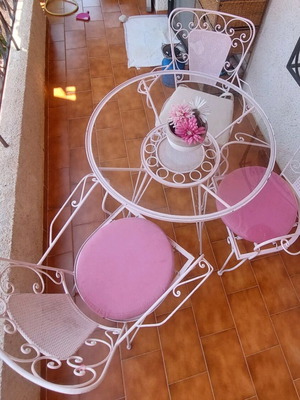 Fer forgé garden set used, table and 3 chairs