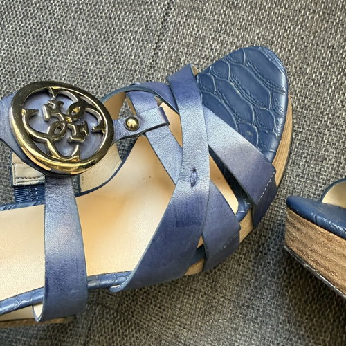Guess women's leather high heels like new, size 39.5, blue