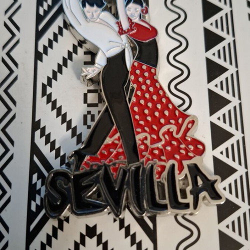 Metal magnet with Sevilla theme new