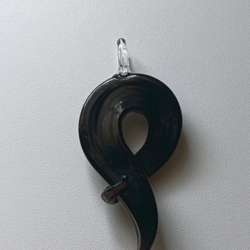 Murano pendant like new in unique shades