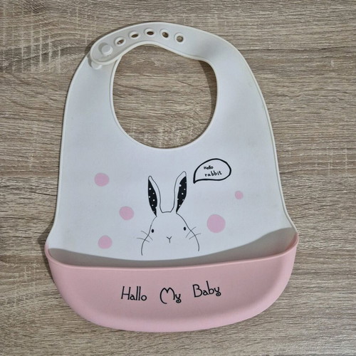 Silicone bibs like new, set of 2 with pocket