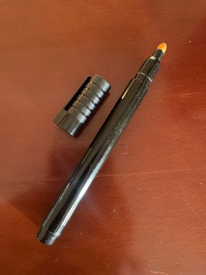 Pen for counterfeit banknotes like new