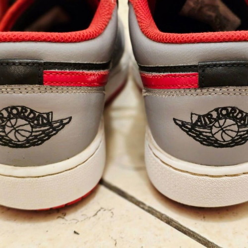 Nike Air Jordan kids athletic shoes used, size 38, black and gray