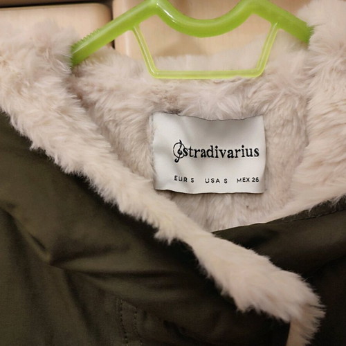 Stradivarius khaki trench coat like new with fur lining and hood