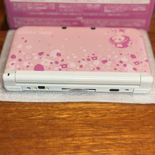 Nintendo 3DS XL One Piece Chopper Pink Limited Edition console