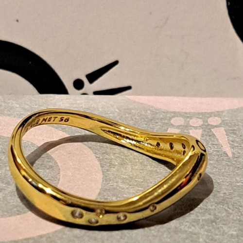 Pandora Essence ring size 8/56 new, gold plated with white zirconia
