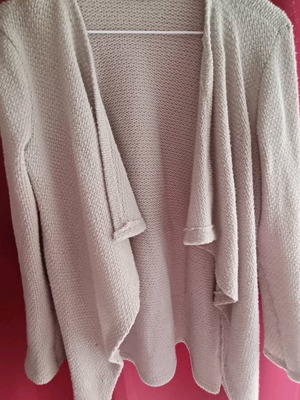 Open cardigan in light olive shade like new