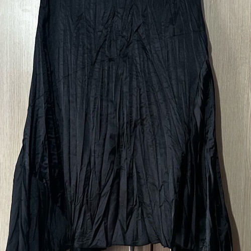 Satin black skirt large used