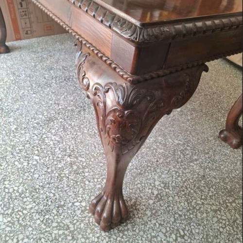 Wooden solid dining table with 8 chairs like new
