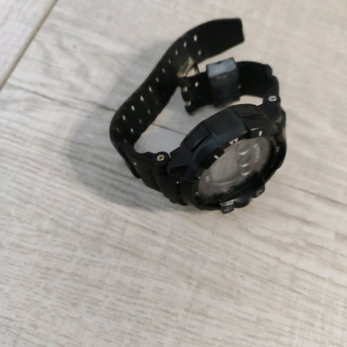 Men's watches used, all together, need batteries