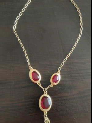 Pendant necklace used with 3 dark red stones