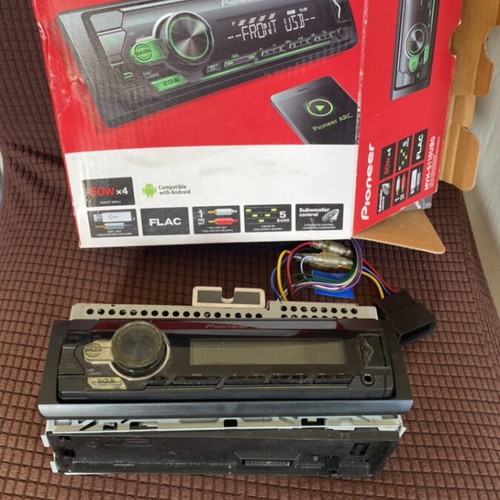 Pioneer digital media receiver with USB used for car