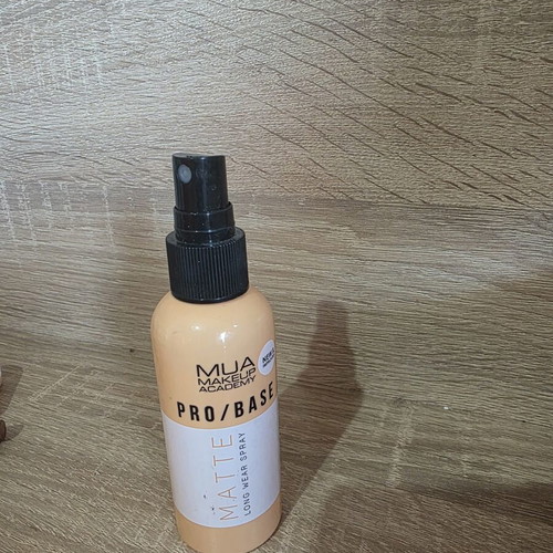 MUA Pro/Base Mattifying Fixing Spray used