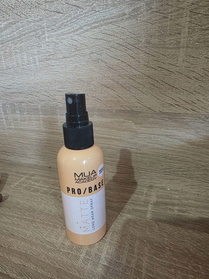 MUA Pro/Base Mattifying Fixing Spray used