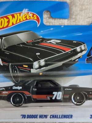 Hot Wheels '70 Dodge Hemi Challenger toy car