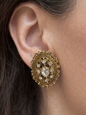 Vintage clip earrings used, gold tone with crystals