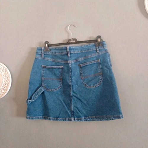 Denim skirt like new, very stretchy, size L