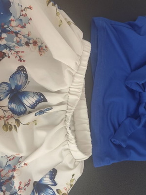 Girls' set blouse and skirt Shein like new, white and blue