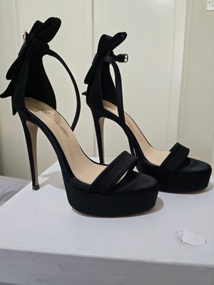 Sante Shoes platform heels like new, size 38, black