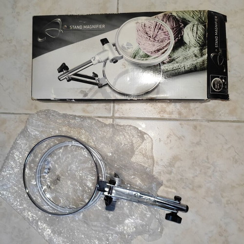 Magnifying Glass with Stand double lens 2x/4x like new for crafts