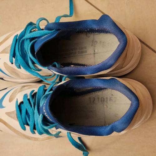 Nike Hyperfuse basketball shoes like new, size 40.5, white and blue