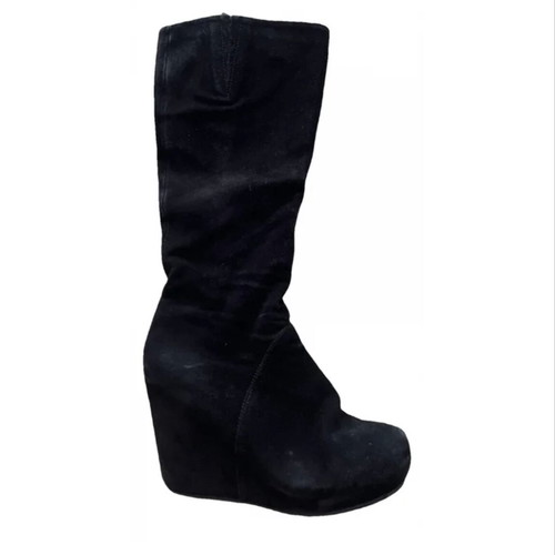 Suede boots tall like new, black