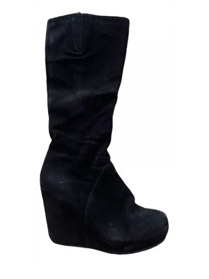 Suede boots tall like new, black