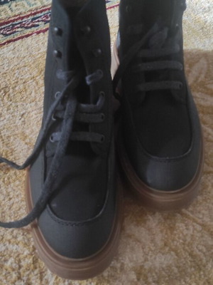 Hogan boots like new with fur lining, size 39.5