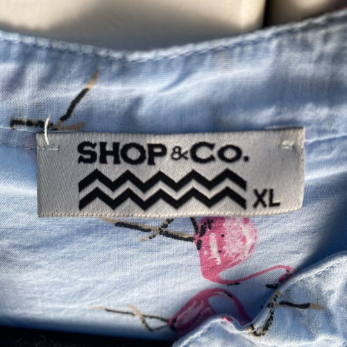 Shirt with flamingo print XL like new, blue and pink