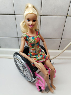 Barbie σε αμαξίδιο σαν καινούργιο