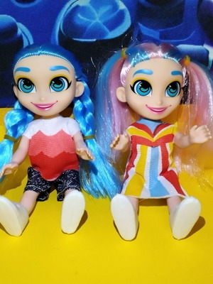 Hairdorables Noah & Rayne dolls used with 2 accessories
