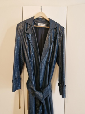 Καμπαρντίνα Vassia Kostara από eco leather με croc effect μπλε σαν καινούργιο