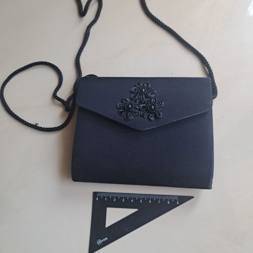 Hunter black evening shoulder bag clutch like new