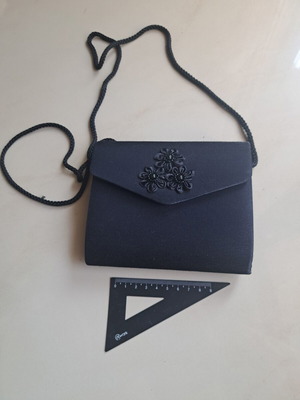 Hunter black evening shoulder bag clutch like new