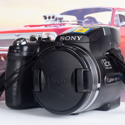 Sony Cyber-shot DSC-H5 digital camera with Carl Zeiss lens, 12x optical zoom