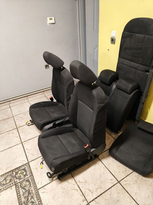 Volkswagen Golf 6 καθίσματα και μπροστινά φώτα από μαύρη αλκαντάρα
