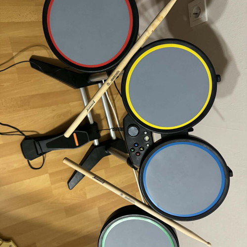 Rock Band set for Xbox 360 used with box and accessories
