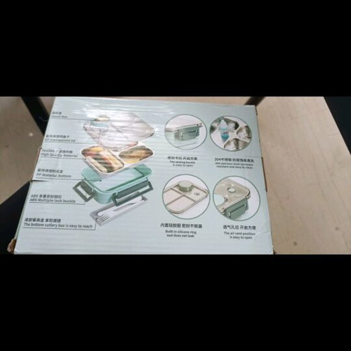 Children's stainless steel lunchbox new with 3 snack compartments