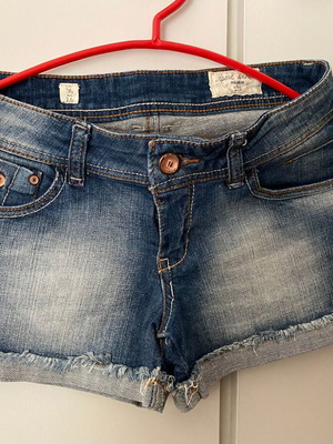 Pull & Bear short denim shorts like new, size S 36, blue