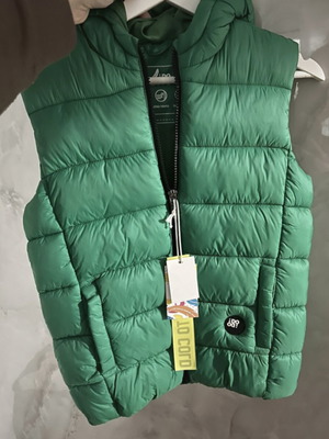 Children's sleeveless jacket new green size 128 cm