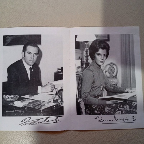 Pamphlet of former king and queen like new with signatures