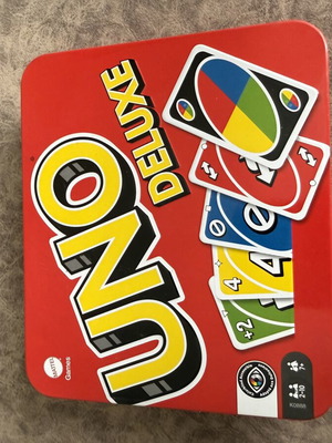 UNO Deluxe card game