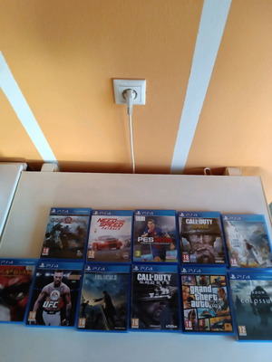 Sony Playstation 4 1TB σαν καινούργιο με 12 παιχνίδια και 2 γνήσια χειριστήρια