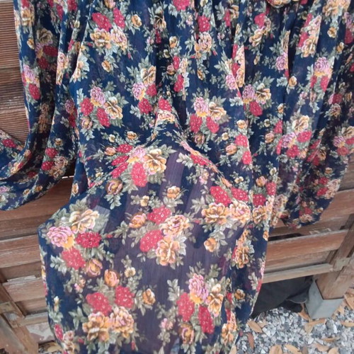 Enzzo blouse one size, like new, blue and red polyester