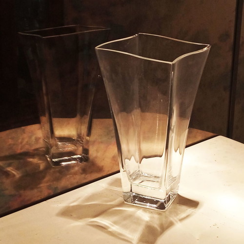 Crystal vase used large size with unique shape