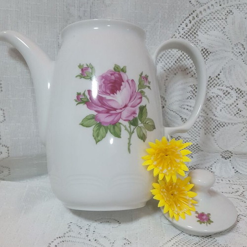 Vintage KAHLA Porcelain jug like new